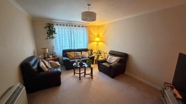 2 Bed Flat Near UoA