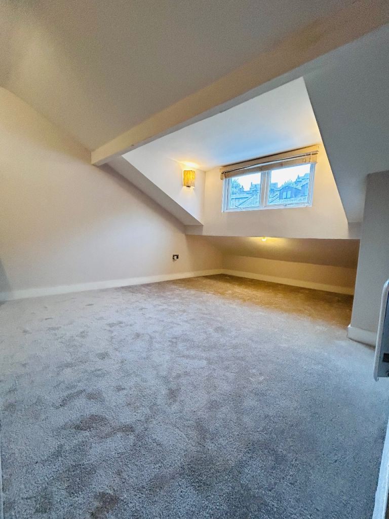 Fully renovated Flat to Let Ripponden 