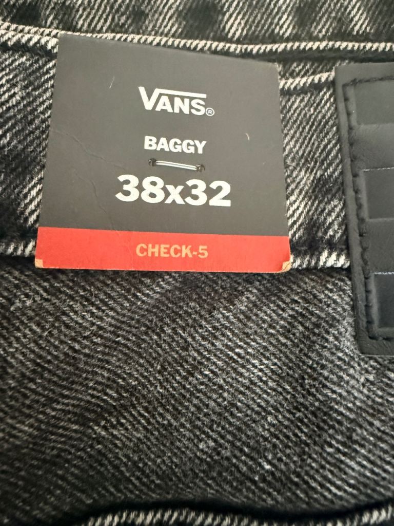 Vans Baggy jeans 38x32 Brand new with tags