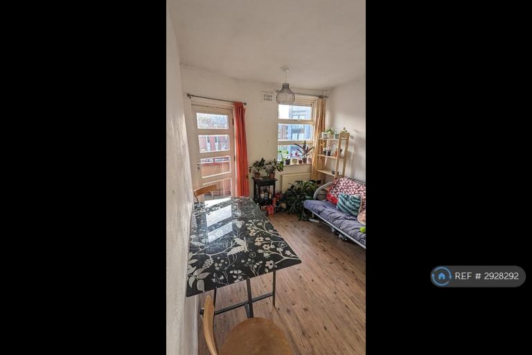 3 bedroom flat in Edward Street Flats, Sheffield, S3 (3 bed) (#2928292)