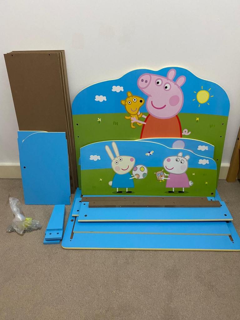 Peppa Pig Toddler Bed – with mattress, Good Condition