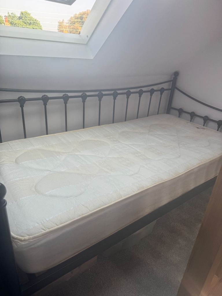 Black Metal Bed Frame with Mattress – Good Condition