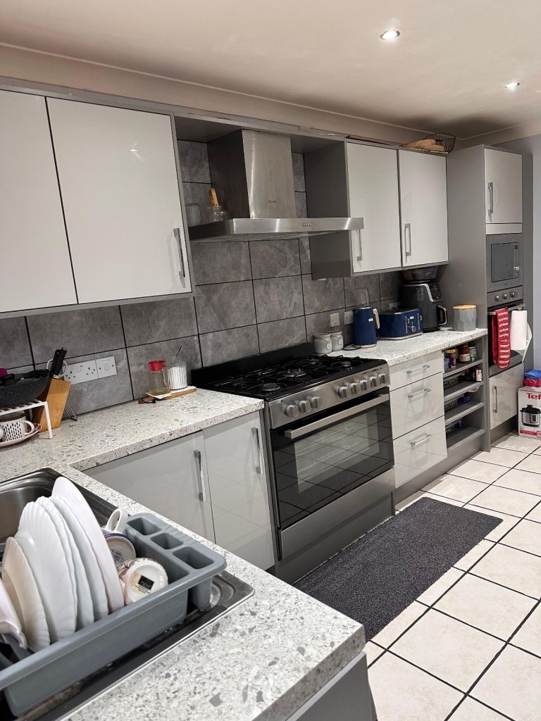 4 Bedroom Detached House For Rent