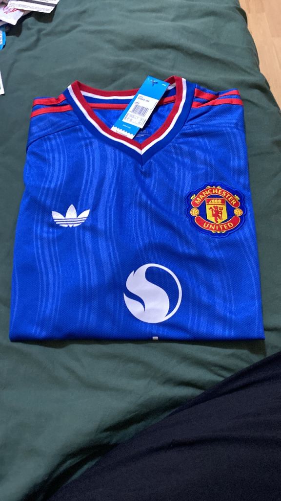 Manchester United Away Shirt Blue - NEW with Tags