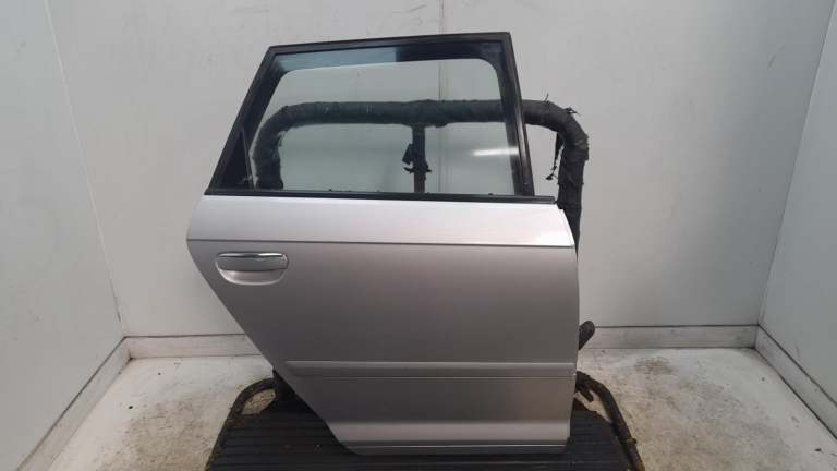 Audi A3 Right Rear Door O/S 2003-2013 X7w 5 Door Hatchback 8p4833052a
