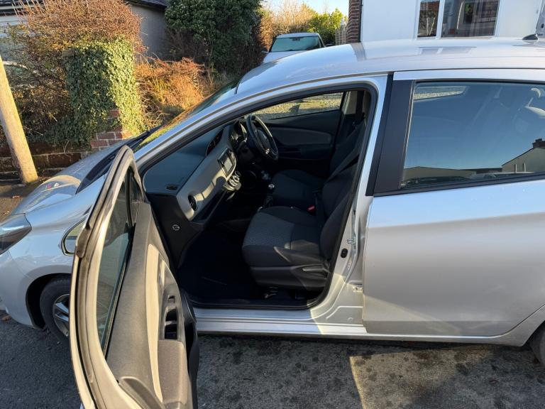 2015 Toyota Yaris 1.33 VVT-i Icon 5dr HATCHBACK Petrol Manual