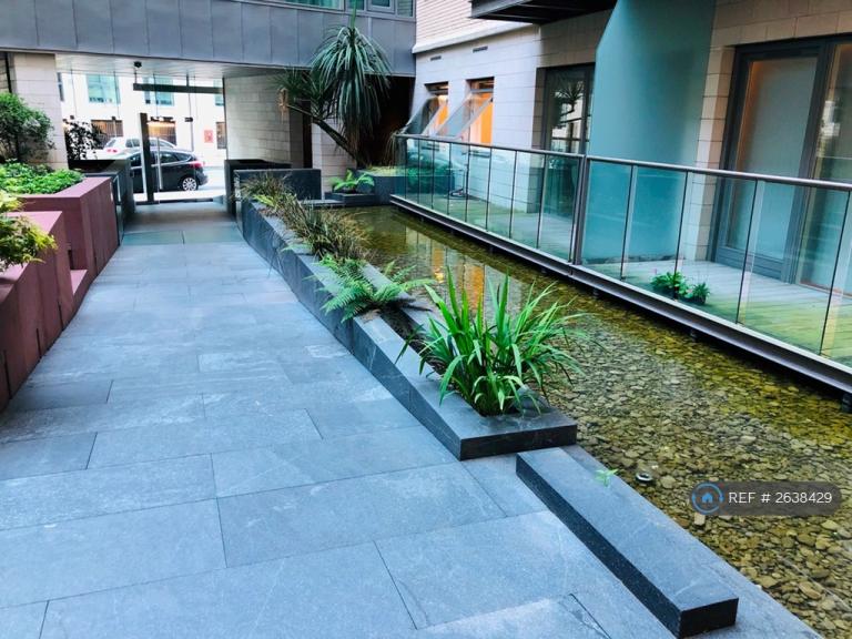 2 bedroom flat in Lumiere Building, Manchester, M15 (2 bed) (#2638429)