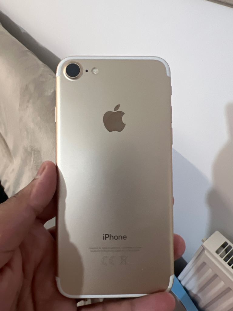 Apple iPhone 7 – Gold, Good Condition