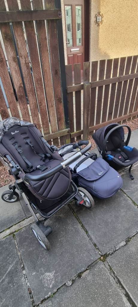 * REDUCED to £25 Silver Cross Pram Pushchair & Carrycot 