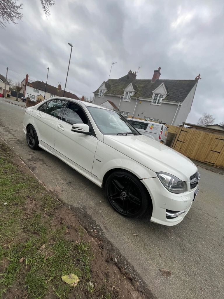 Mercedes-Benz, C CLASS, Saloon, 2012, Manual, 2143 (cc), 4 doors