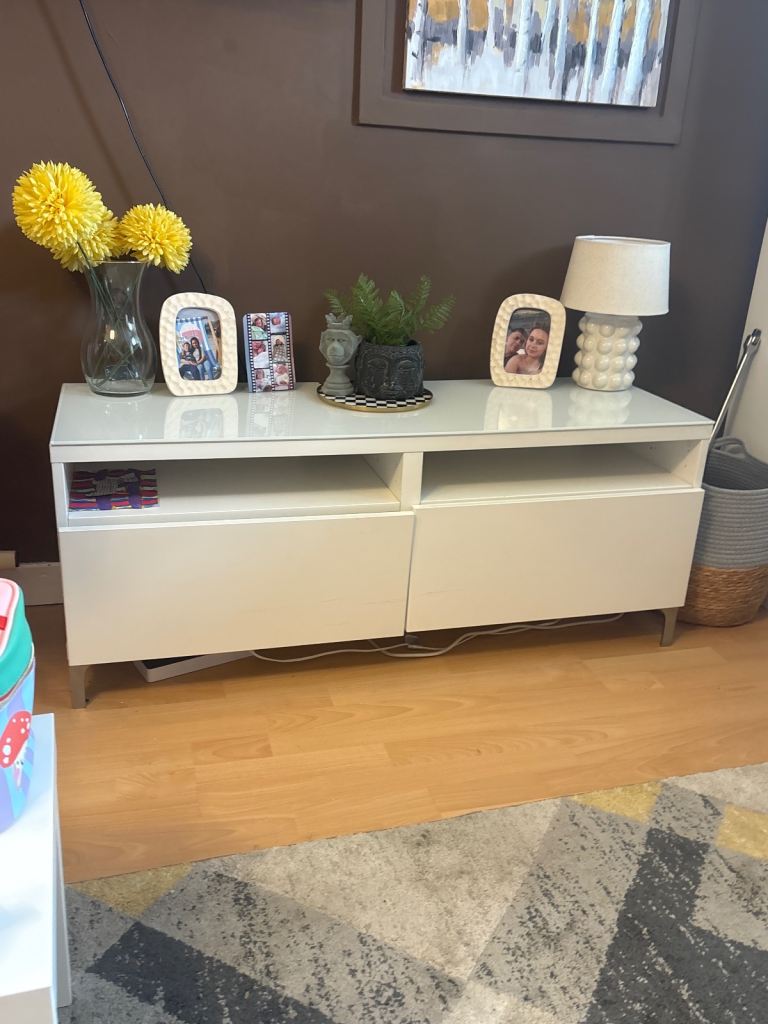 Free white tv unit and glass top 
