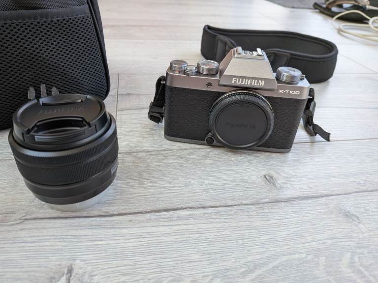 Fujifilm X-T100 camera and Fujicorn Super EBC XC lens