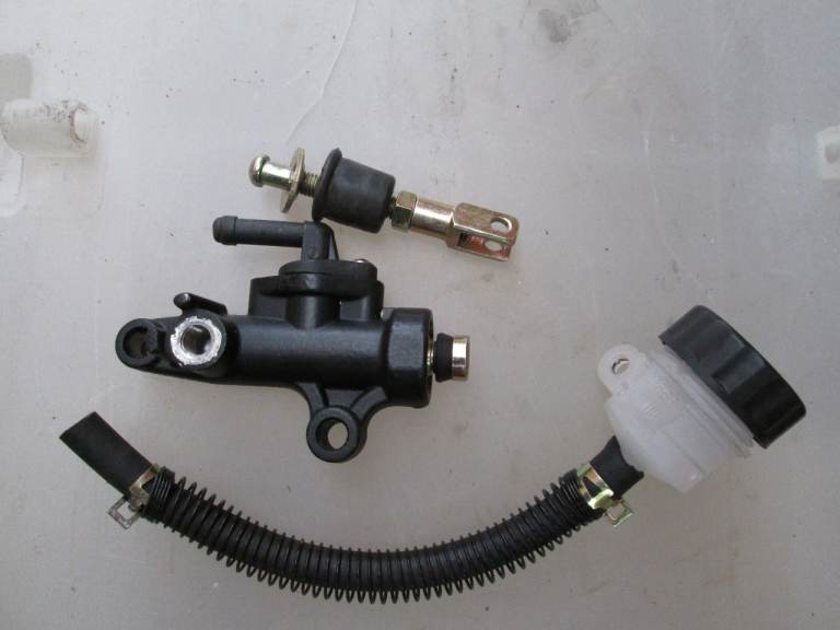 REAR MASTER CYLINDER
