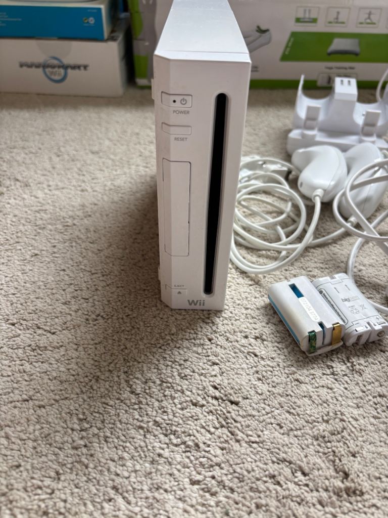 Nintendo Wii Console & Accessories - Good Condition