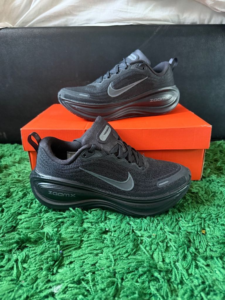 Nike Zoom Vomero Plus – triple black– UK 5 - New with Box