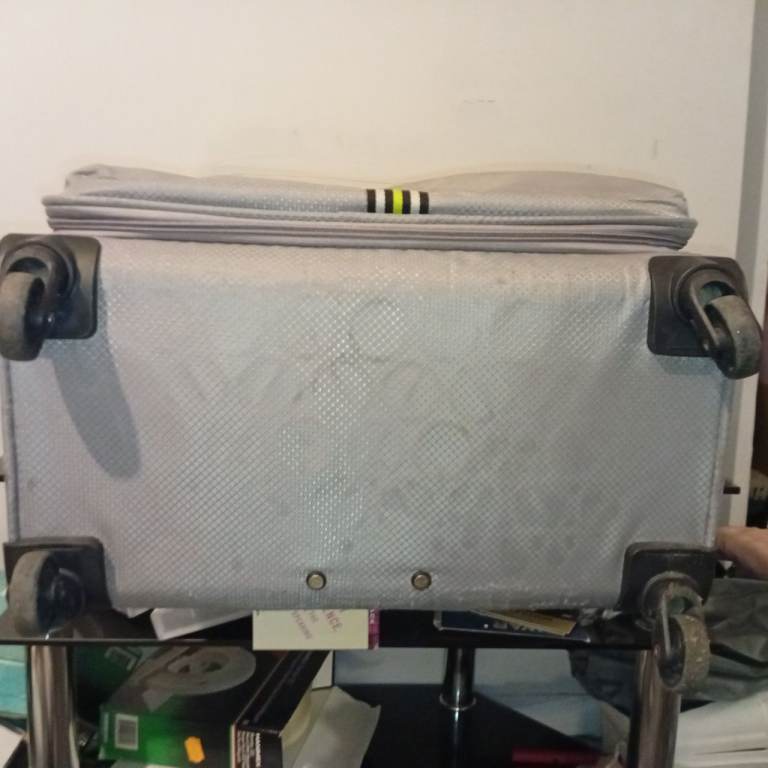 Big IT luggage suitcase 