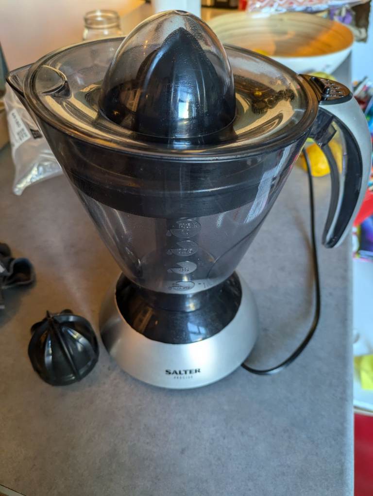 Salter Precise citrus juicer