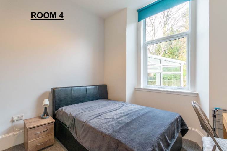 DOUBLE BEDROOM for FLAT SHARE: Incredible, 8 bedroom flat share near Cameron Toll