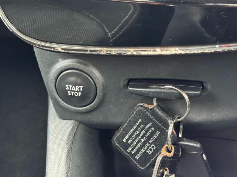 2014 Renault Clio 1.2 16V Dynamique MediaNav 5dr HATCHBACK PETROL Manual