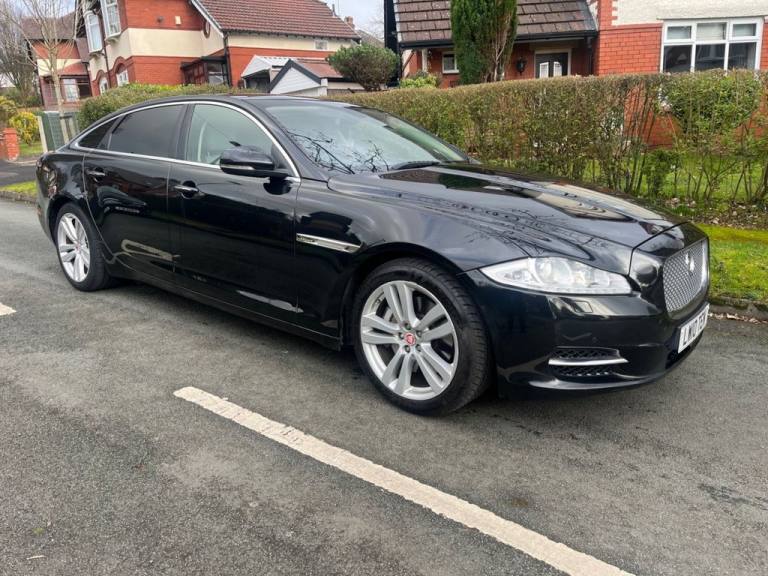 2015 Jaguar XJ 3.0d V6 Premium Luxury Saloon 4dr Diesel Auto Euro 5 (s/s) (LWB) (275 ps) Saloon D...
