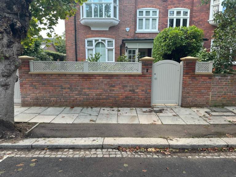 General builder and bricklayer