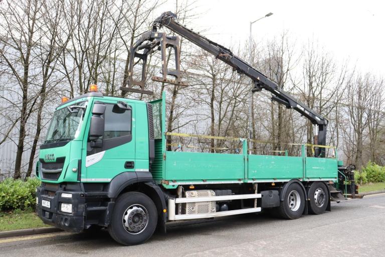 IVECO STRALIS 310 6X2 ATLAS 129.3 BRICK CRANE DROPSIDE (2017)