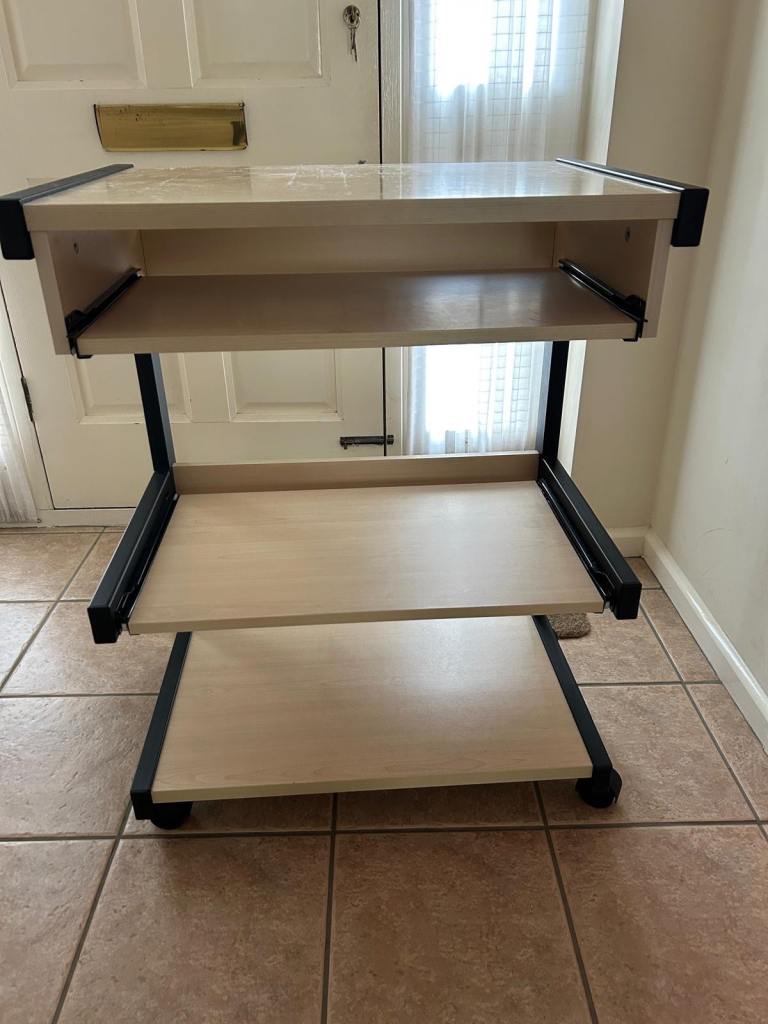 PC desktop table 