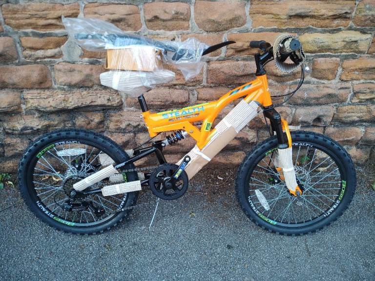 New Boss Stealth Junior Mountain Bike - Orange - 20-inch Disc Spec - RRP £265