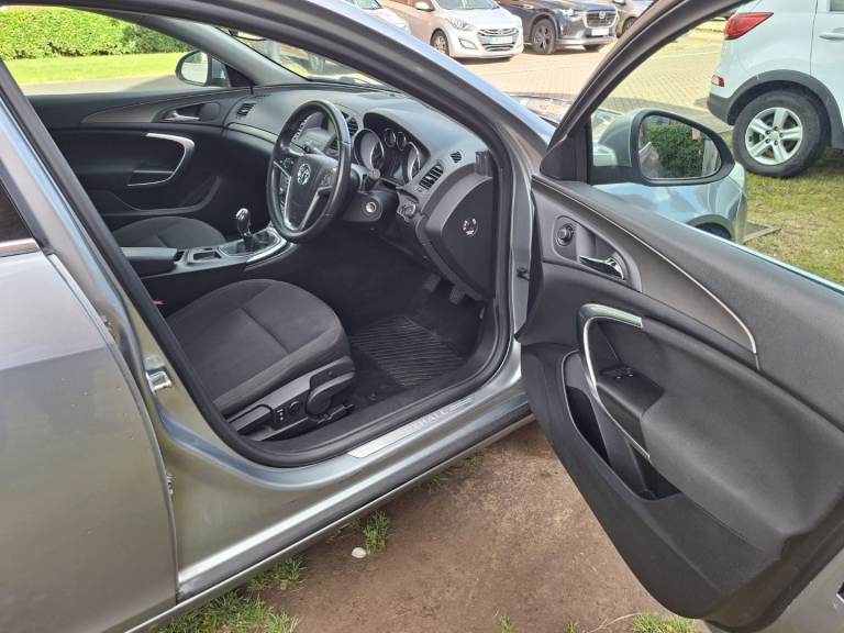 Vauxhall, INSIGNIA, Hatchback, 2012, Manual, 1796 (cc), 5 doors