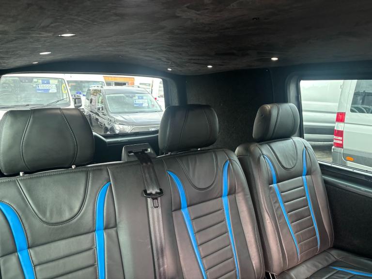 2015 Volkswagen Transporter 2.0 BiTDI 180PS Highline Kombi Van 4MOTION WINDOW VAN Diesel Manual