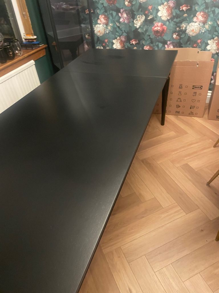 Table extensible IKEA blanche 110/155 cm et 4 chaises - Ameublement