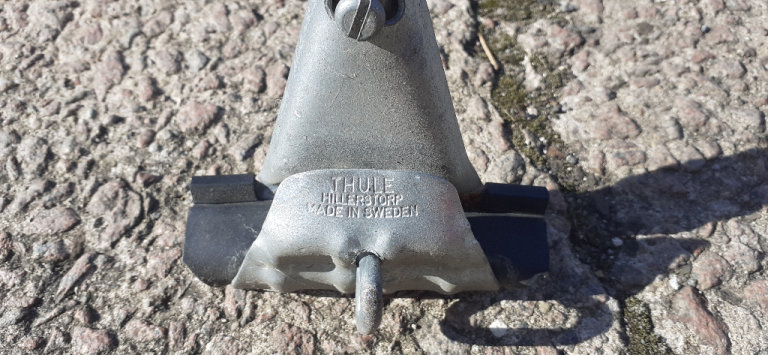 THULE VINTAGE ROOF RACK ~ ADJUSTABLE