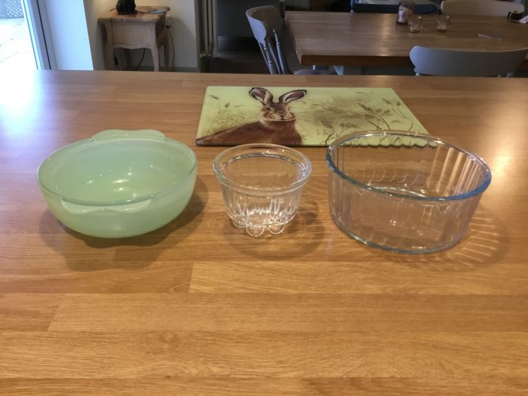 3 retro/vintage glass desert bowls/dishes jelly, blancmange & trifle
