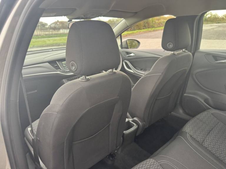 2017 Vauxhall Astra 1.0i Turbo ecoFLEX Design Sports Tourer 5dr Petrol Manual Euro 6 (s/s) (105 E...