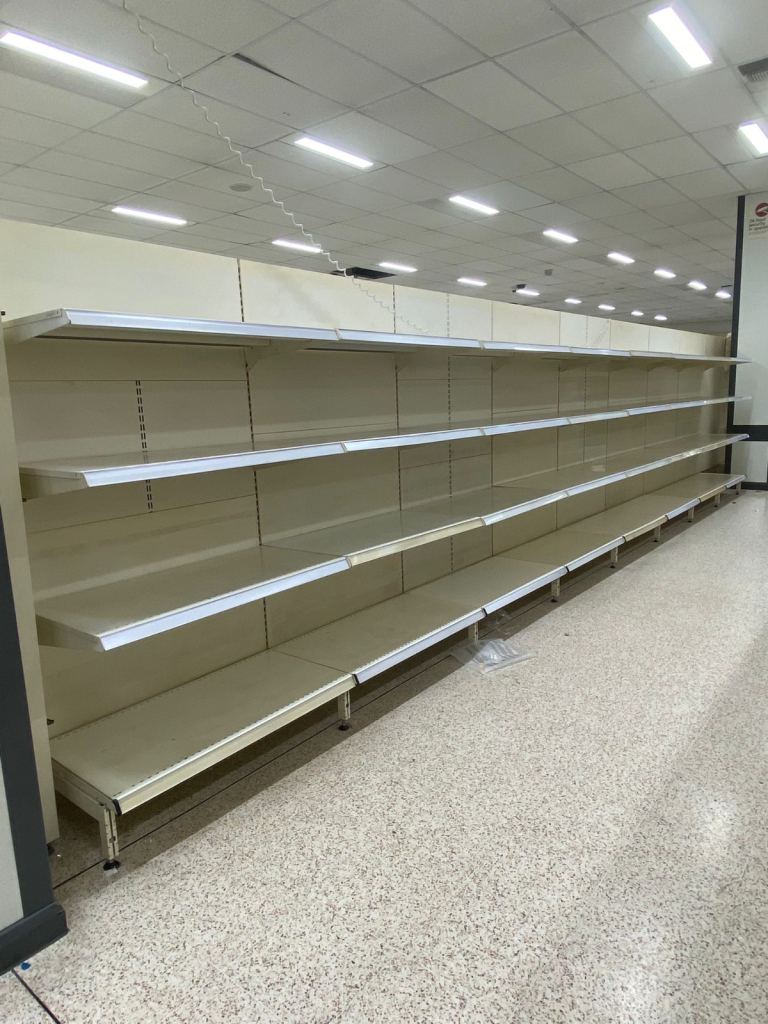 Retail Shop Fittings, Shelving, Gondola Units - £40 per bay