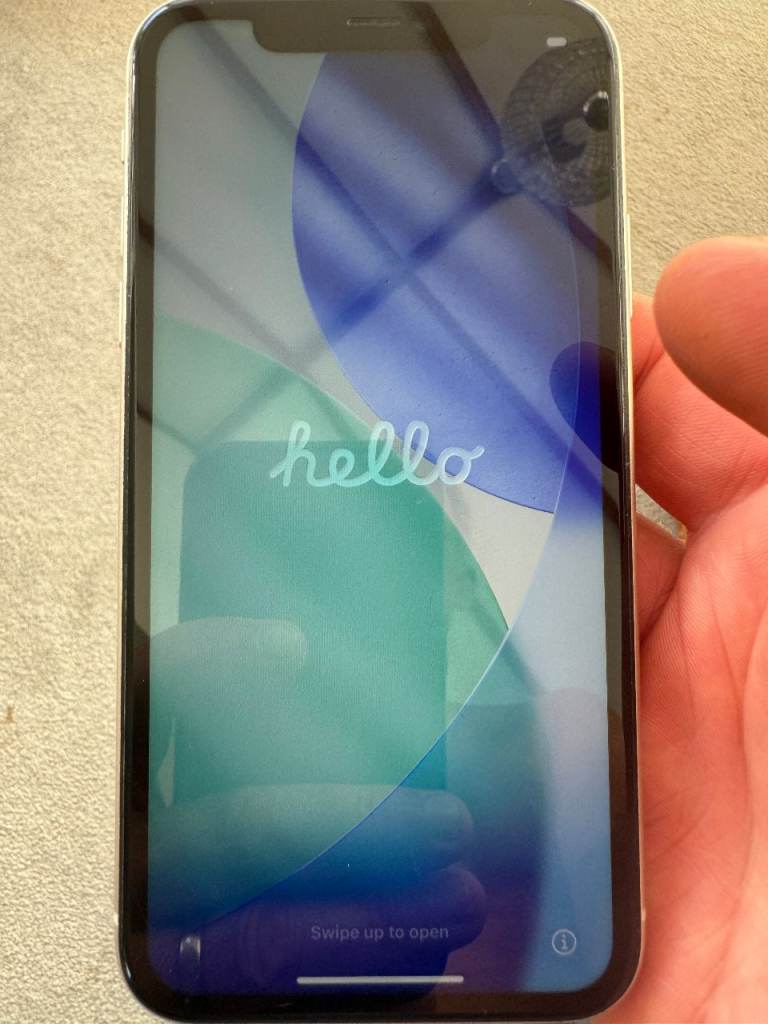 Apple iPhone 11 64GB white – Very good Condition
