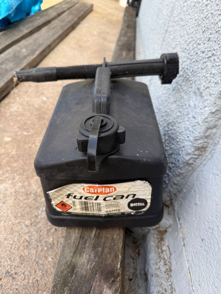 Diesel fuel plastic can with spout excellent condition