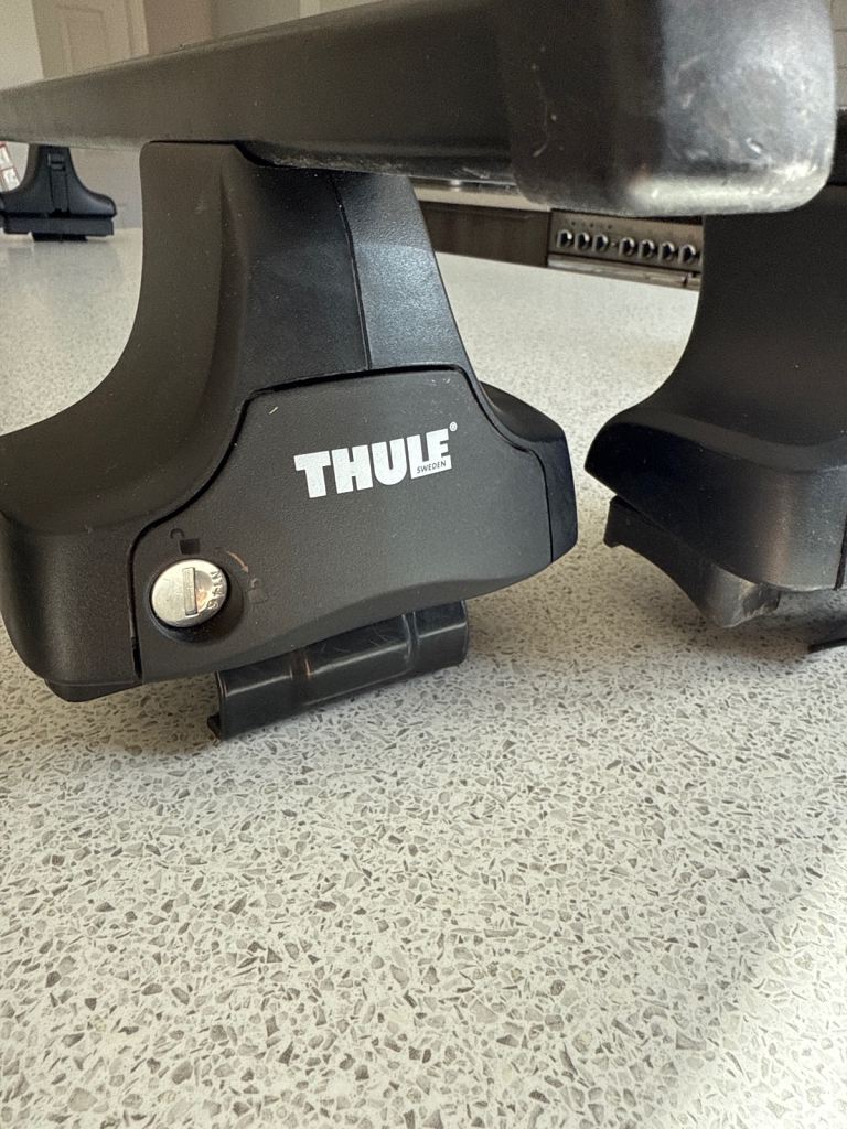 VW Golf Mk6 Thule Roof Bars