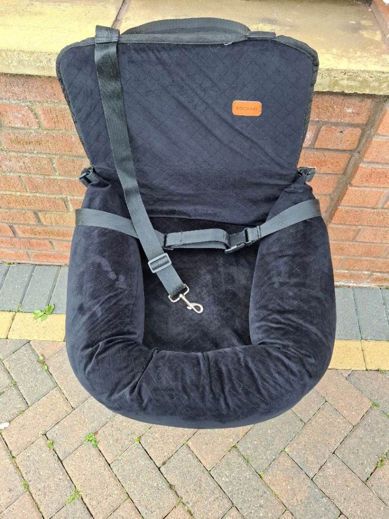 4 Car Dog Seats for small or medium sized Dogs. Each Seat is Only £10 ** Good Condition, Smoke Free 