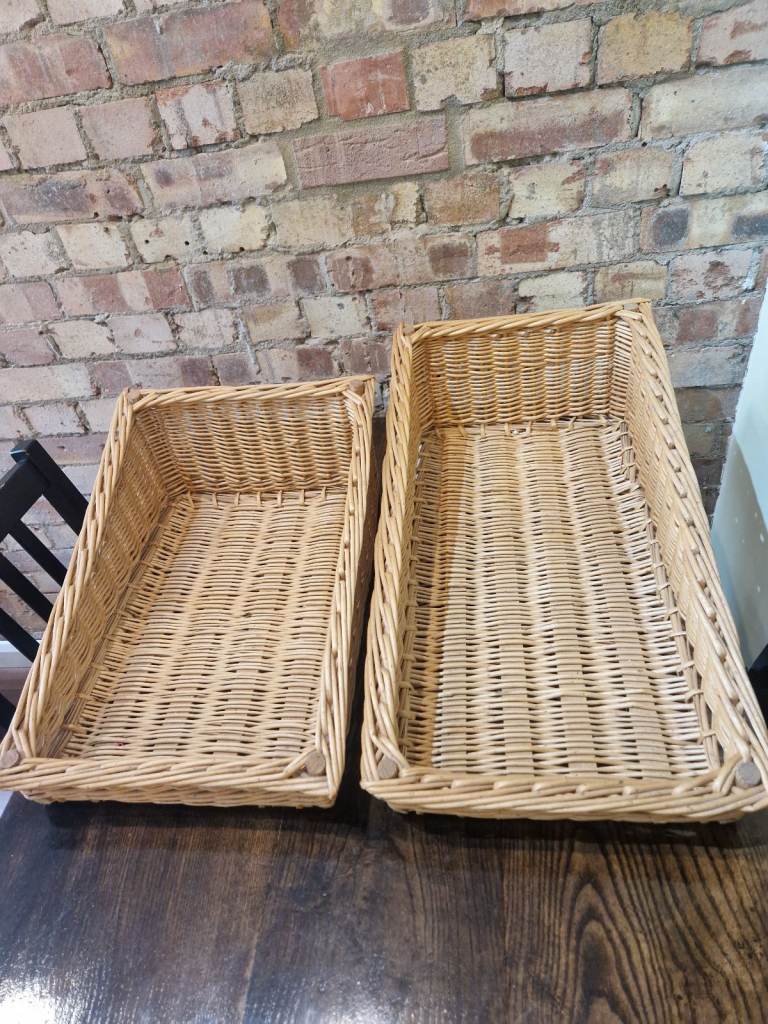 Wicker basket for retail shop / bread etc.