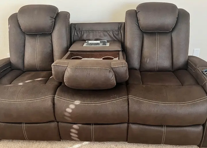 Brown Recliner Sofa with Console – Built-in Cup Holders and Storage