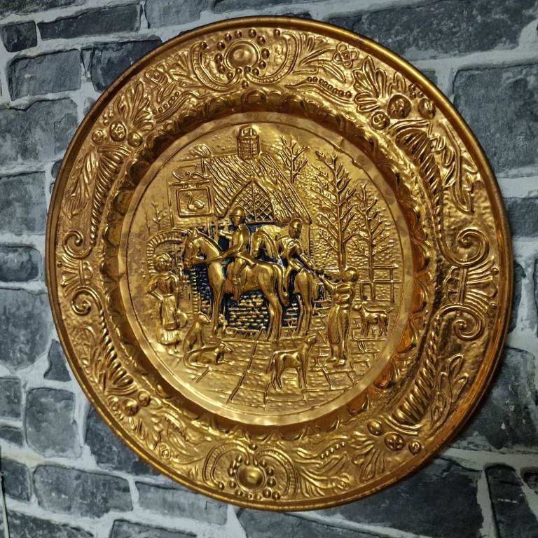 Vintage Embossed Brass Wall Plate – Hunting Scene – 36cm