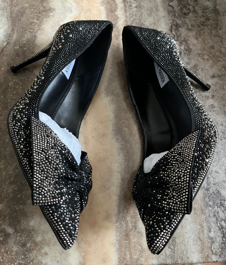 Size 5 STEVE MADDEN shoes 