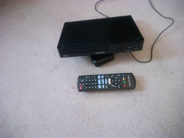 Panasonic Blu-ray Player with Remote – Good Condition
