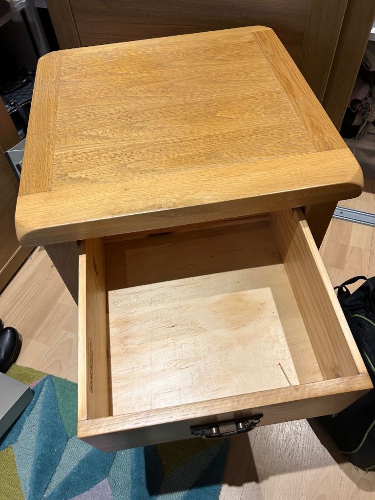 Solid Oak occasional/bedside table