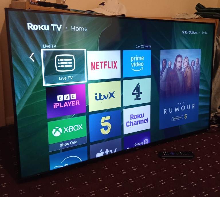 Roku Smart TV with Remote – Good Condition