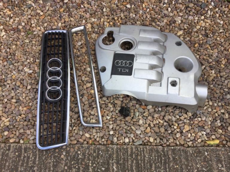 Audi A6 engine cover front grill 