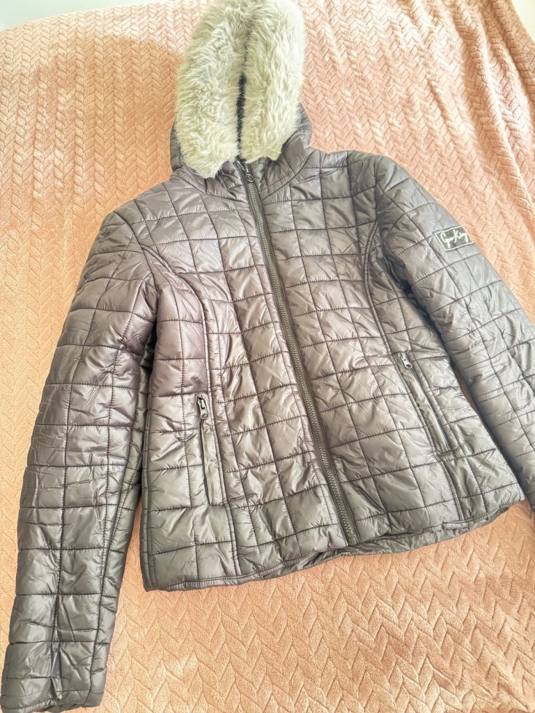 Women’s Gym King black coat