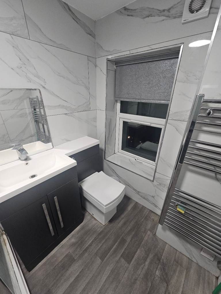 3 bed property available i. Le3 5LD