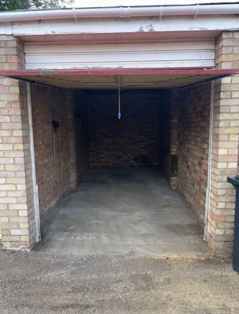 Garage to rent